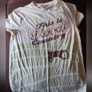 This is Ford Country Juniors Tee XL